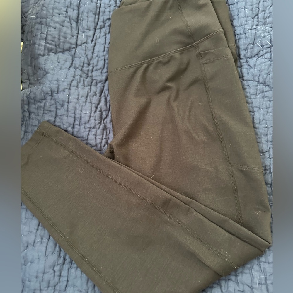 Zella workout leggings (L) has side pockets-Black